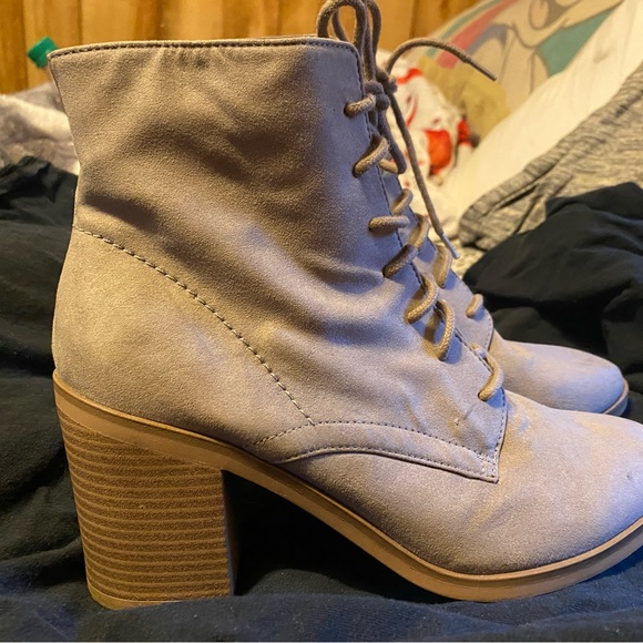 High heel boots - Picture 2 of 3